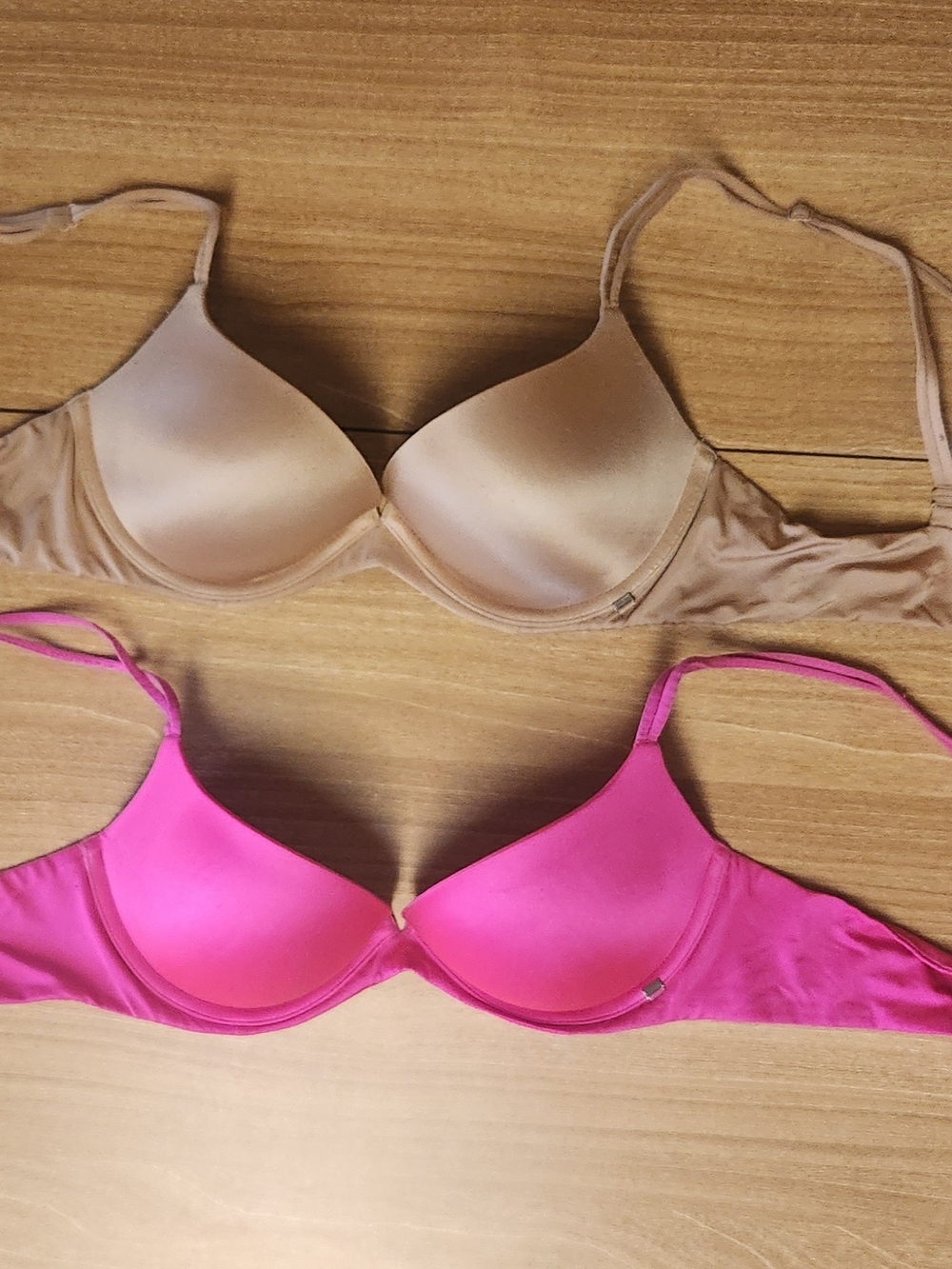 Victoria's Secret Two-Pack Bras in Nude and Hot Pink 34C